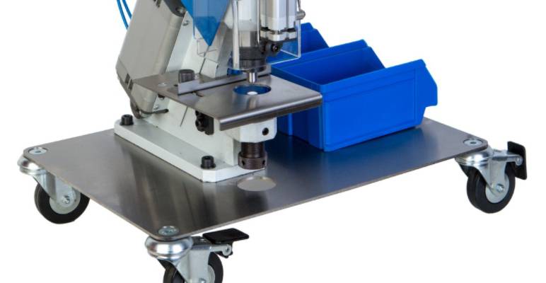 What are the benefits of using a pneumatic eyelet machine from JOPEVI? 